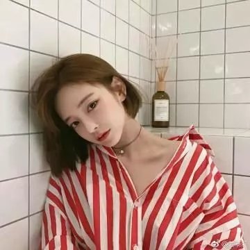 踮起脚尖靠近你